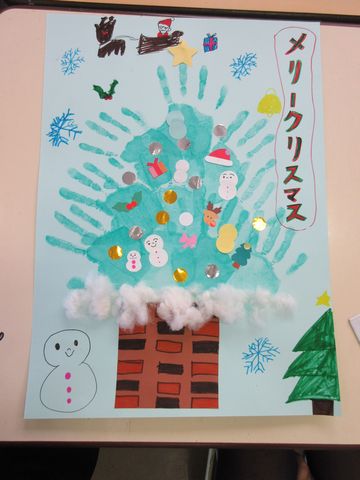 手形のクリスマスツリー 水島児童館